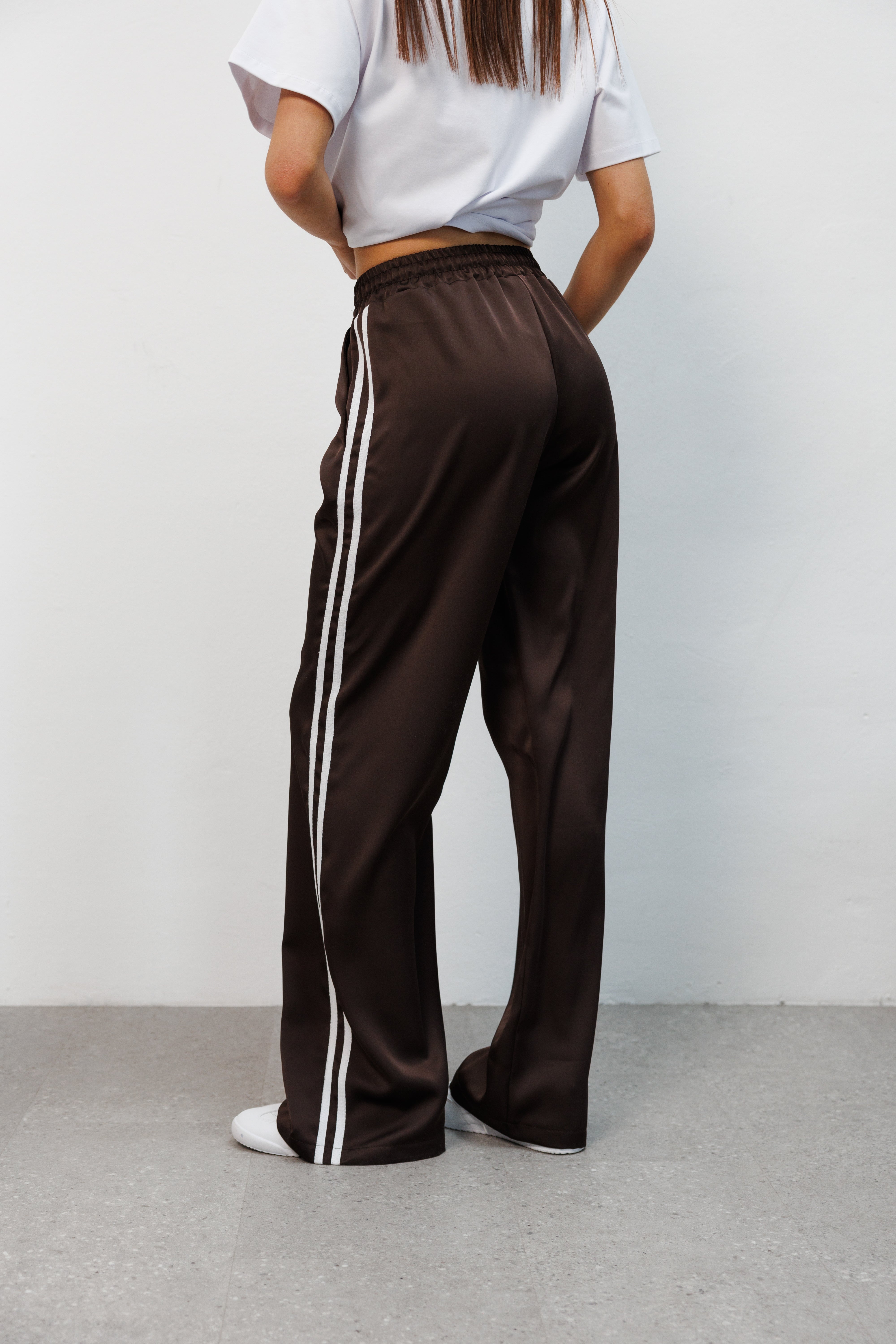 Сатинові штани з лампасами шоколад