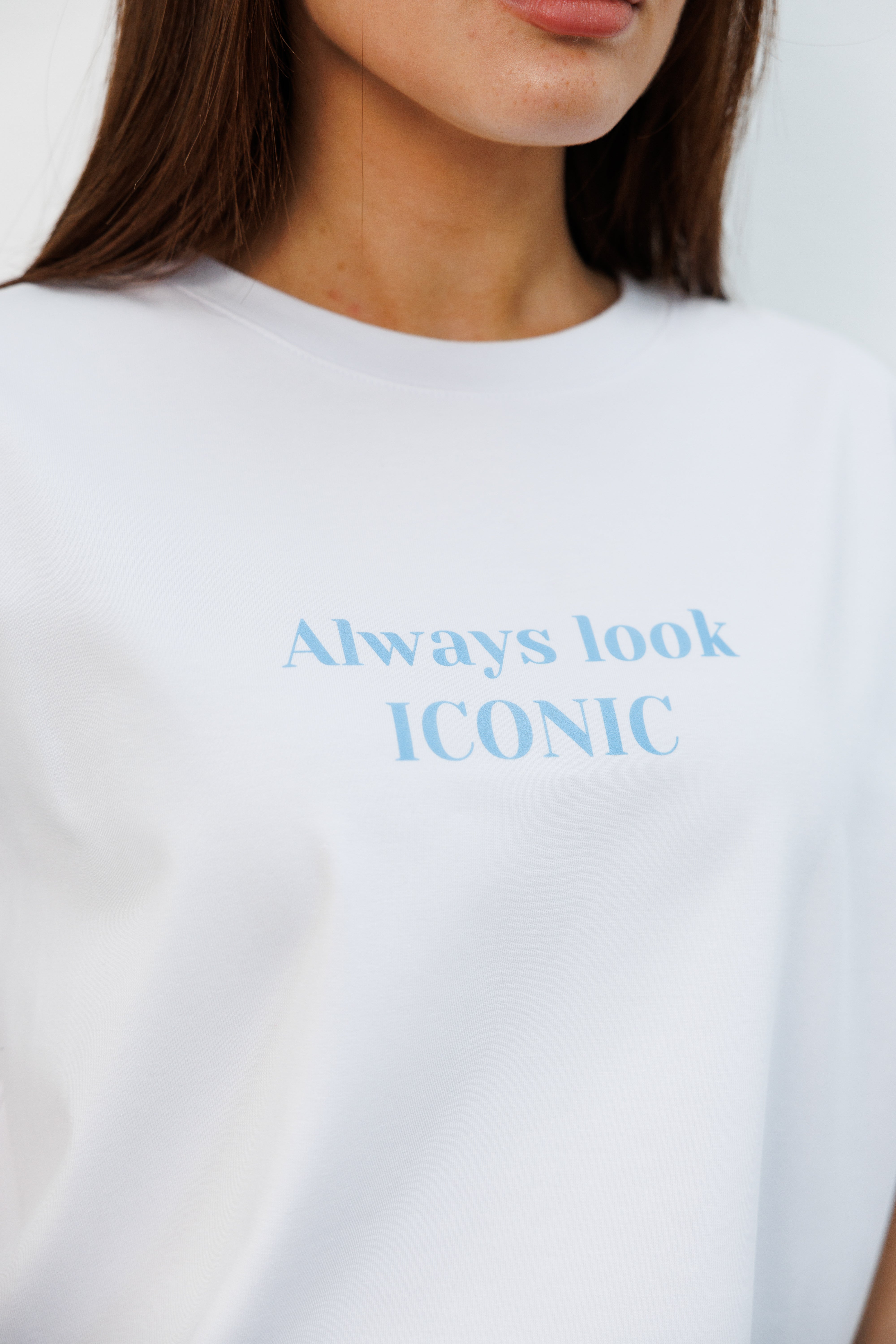 Футболка з принтом Always look ICONIC