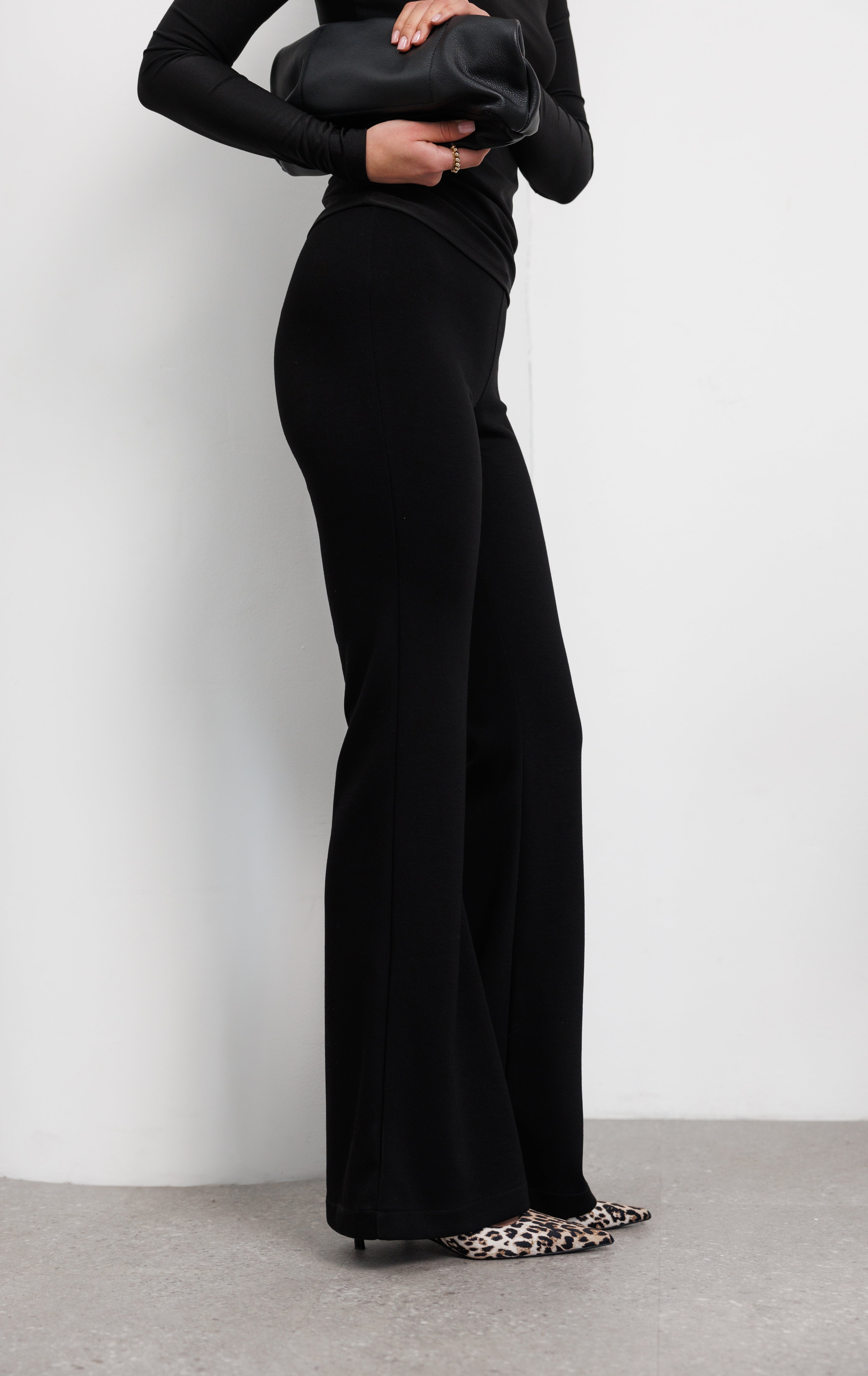 Штани - кльош чорний