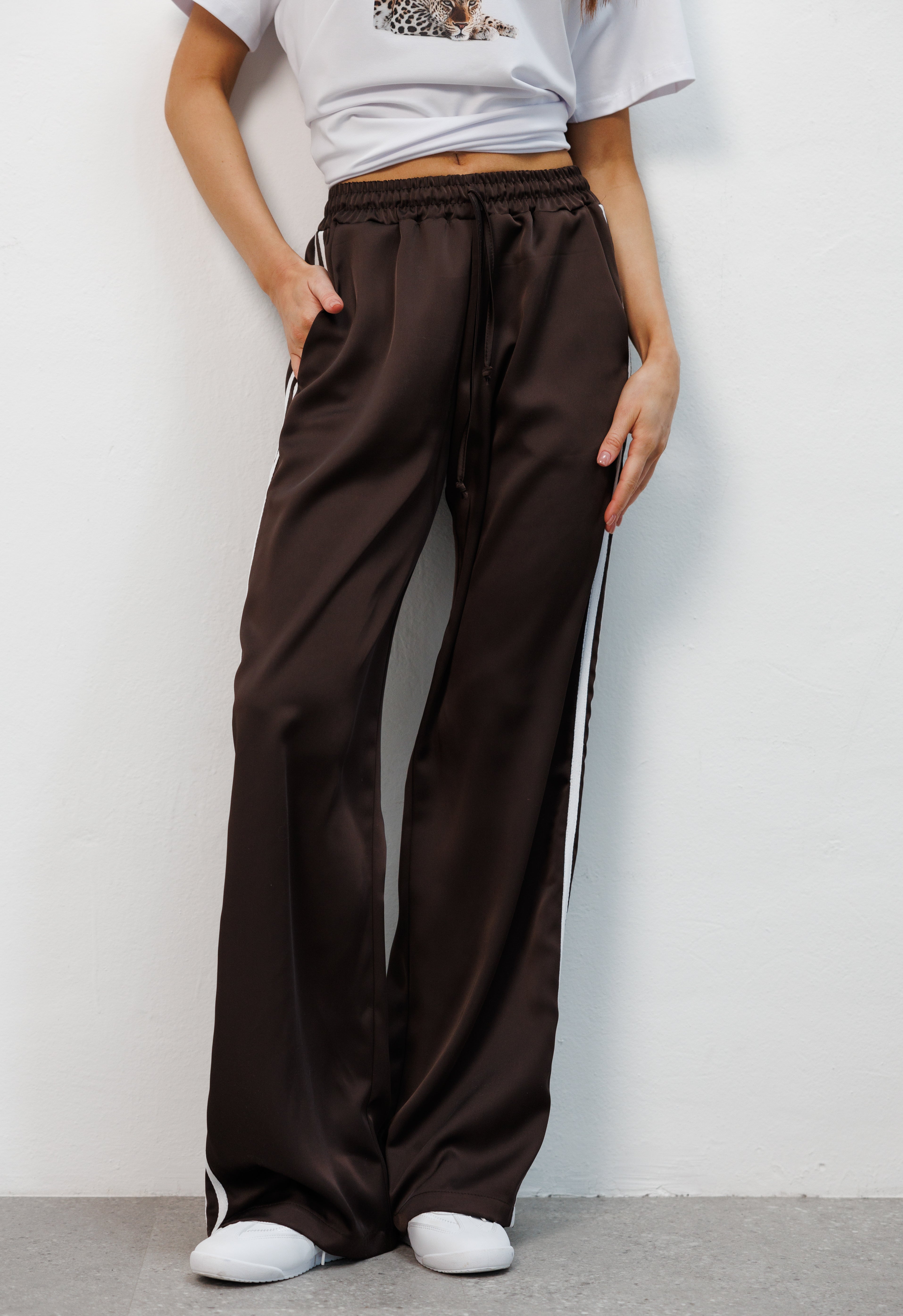 Сатинові штани з лампасами шоколад